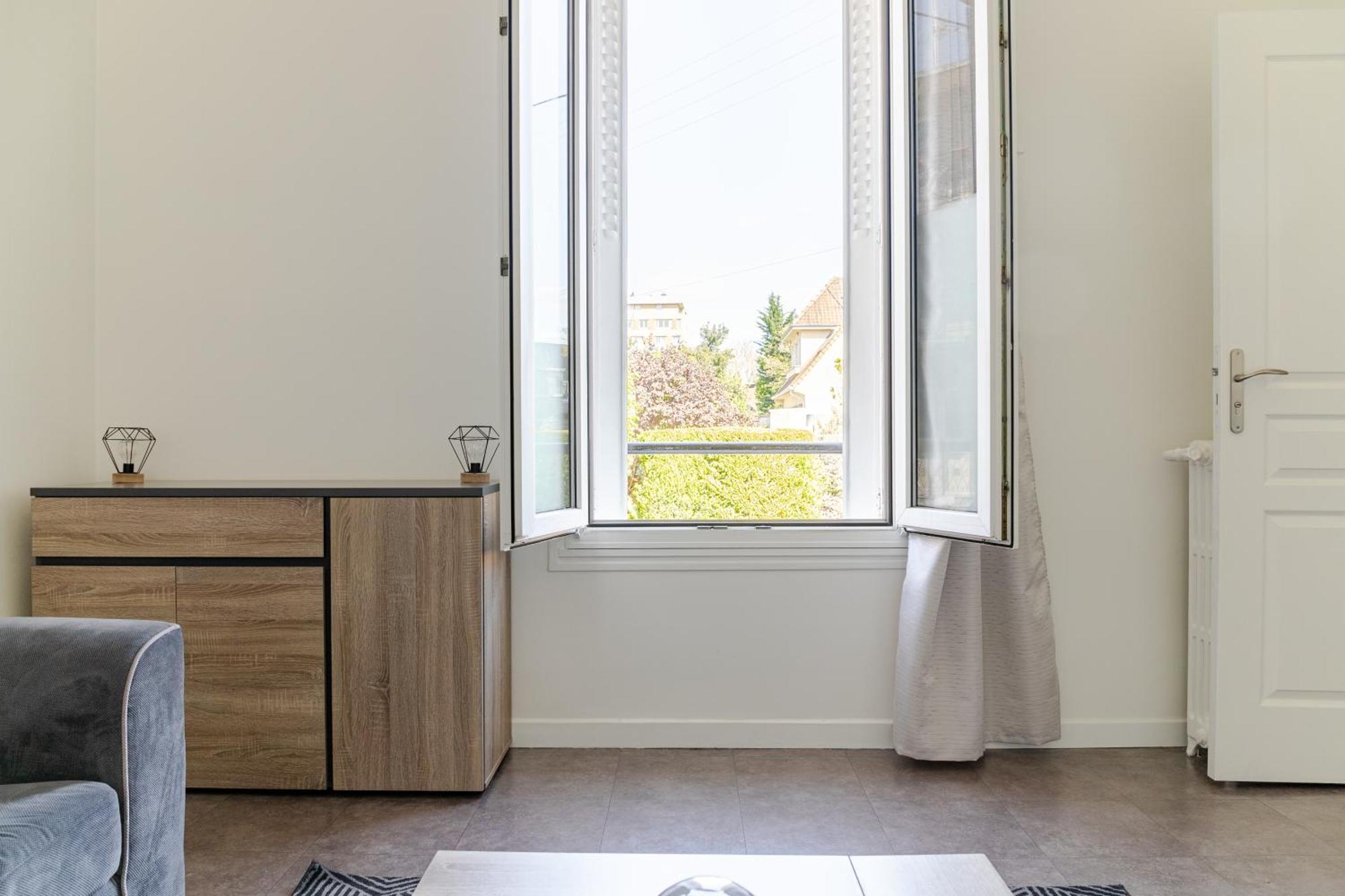 Superbe Maisonette Avec Parking Prive A